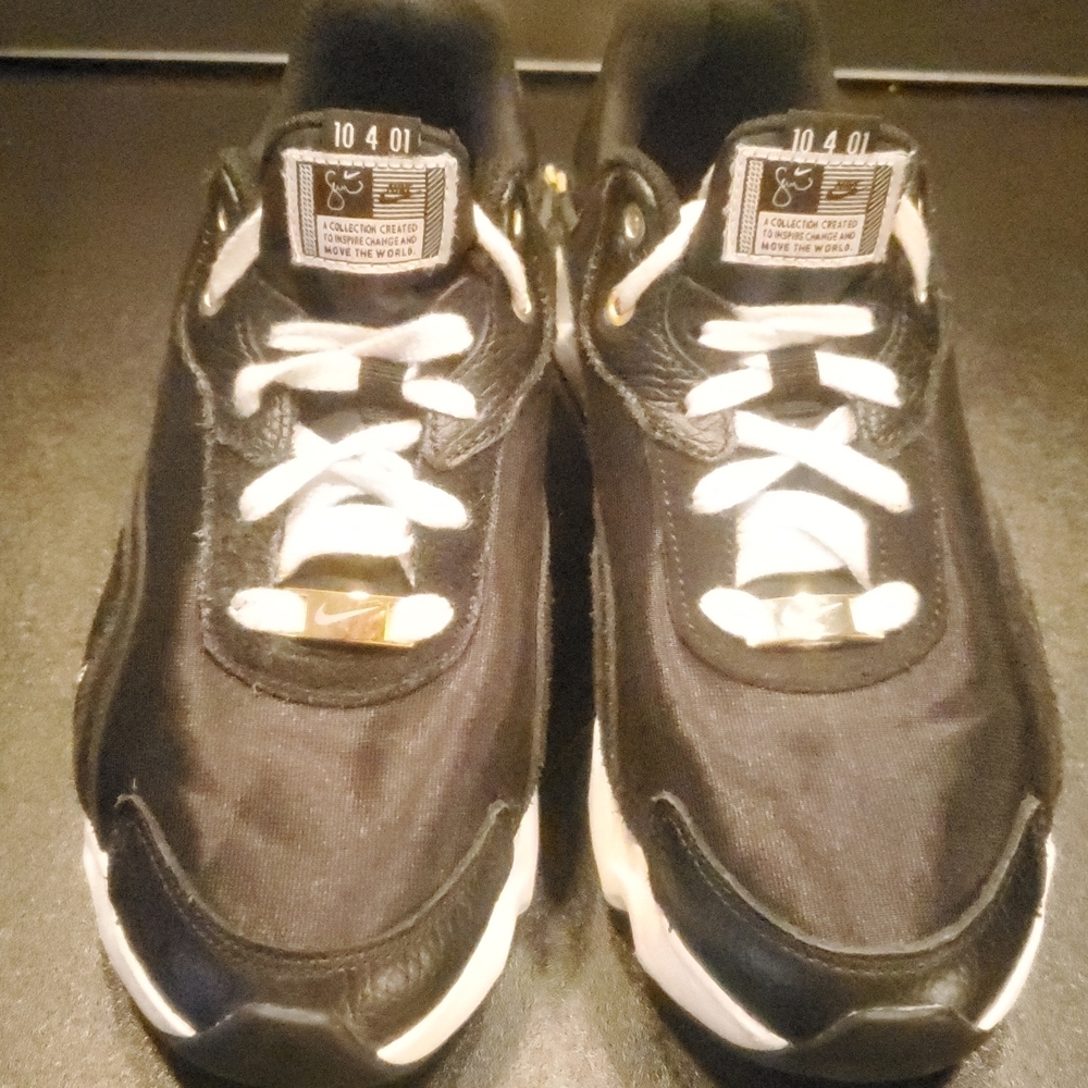 Nike Serena Williams Black Metallic Gold Size 8.5